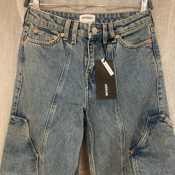 ASOS Weekday Mason Low Rise Loose Cargo - Picture 4 of 14